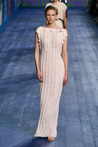 Look 9